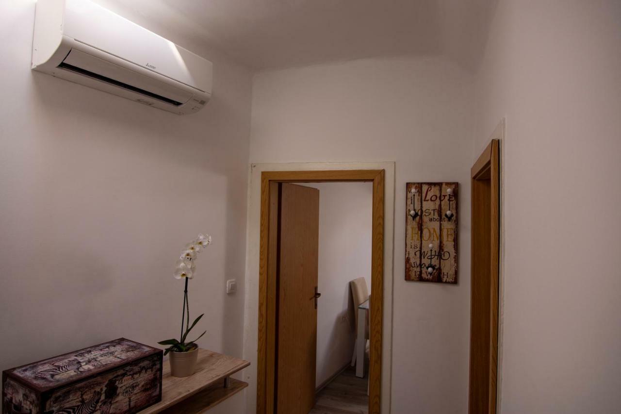 Lipa Appartement Split Buitenkant foto